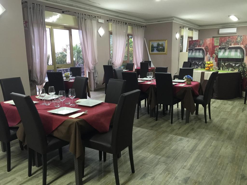 Chrismare Hotel Мацео Екстериор снимка