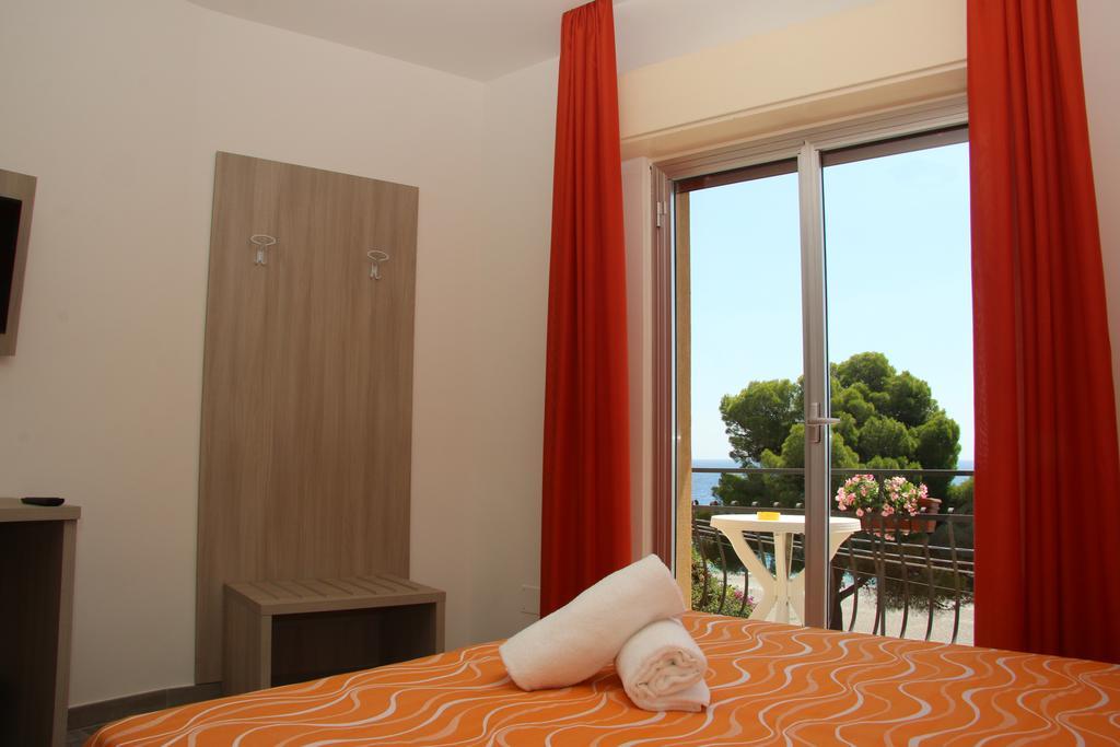 Chrismare Hotel Мацео Екстериор снимка