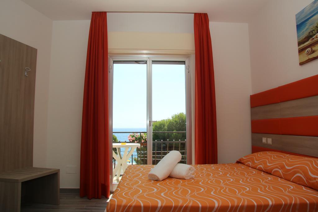 Chrismare Hotel Мацео Екстериор снимка