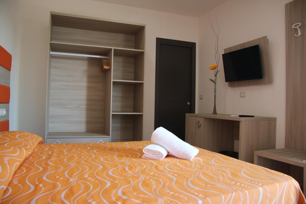 Chrismare Hotel Мацео Екстериор снимка