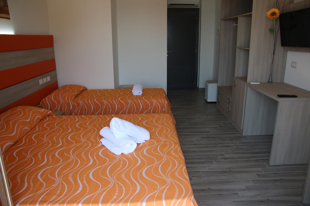 Chrismare Hotel Мацео Екстериор снимка