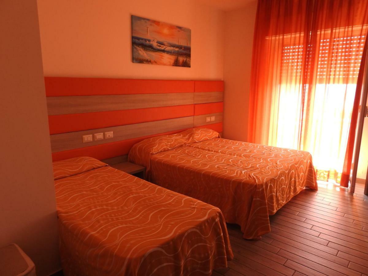 Chrismare Hotel Мацео Екстериор снимка
